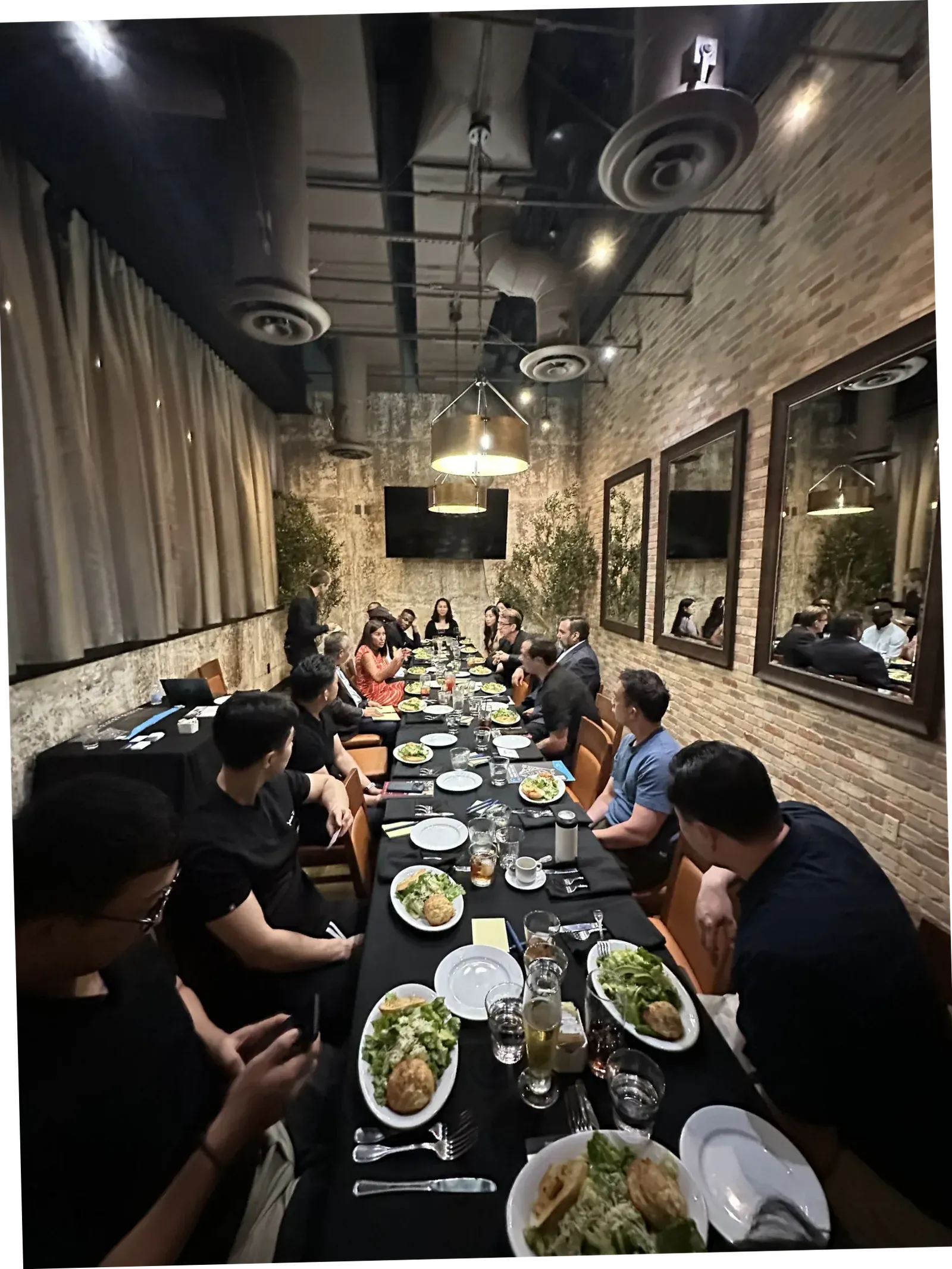 Los Angeles Panel of Experts dinner table with dentists and referral partners